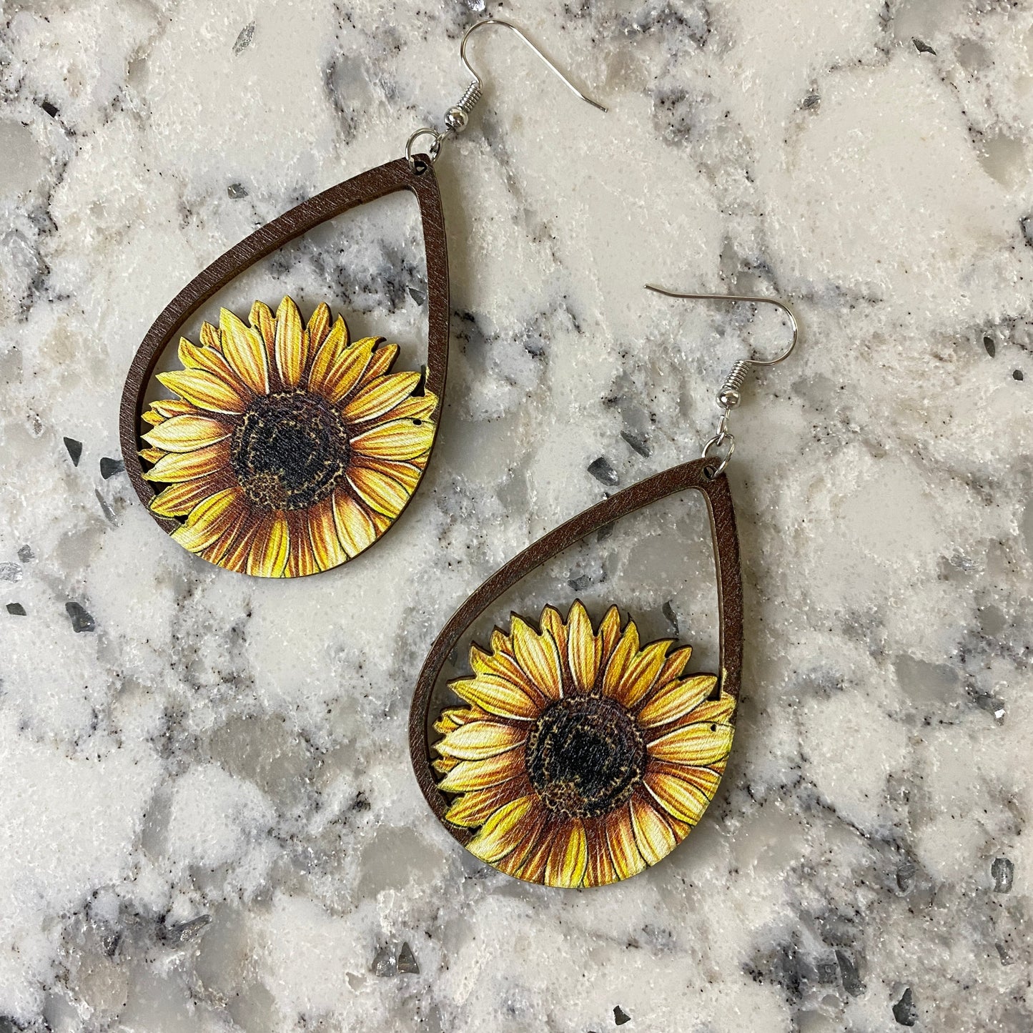 Wooden Teardrop Cutout - Sunflower