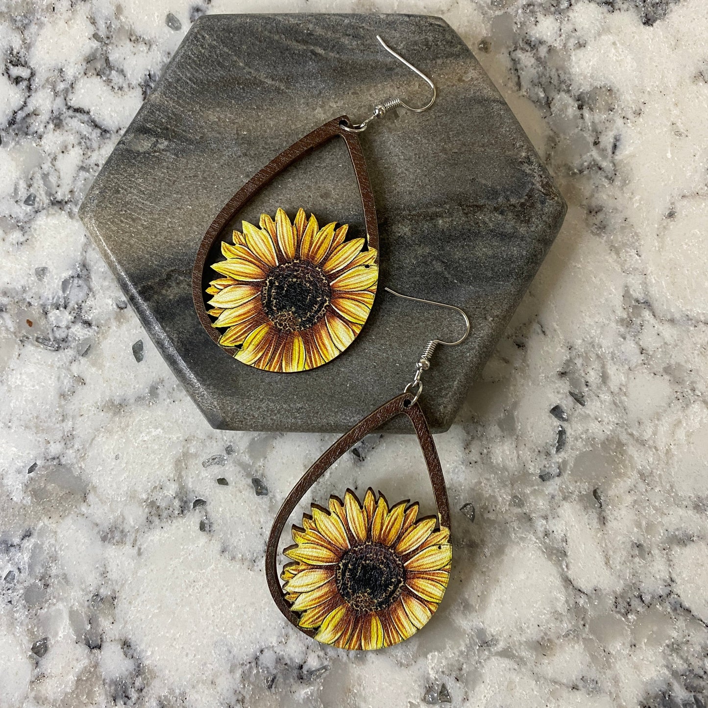 Wooden Teardrop Cutout - Sunflower