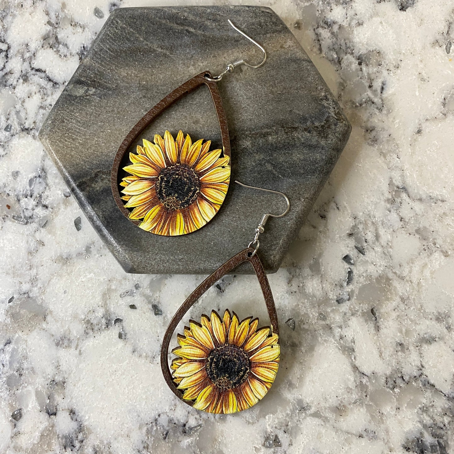 Wooden Teardrop Cutout - Sunflower