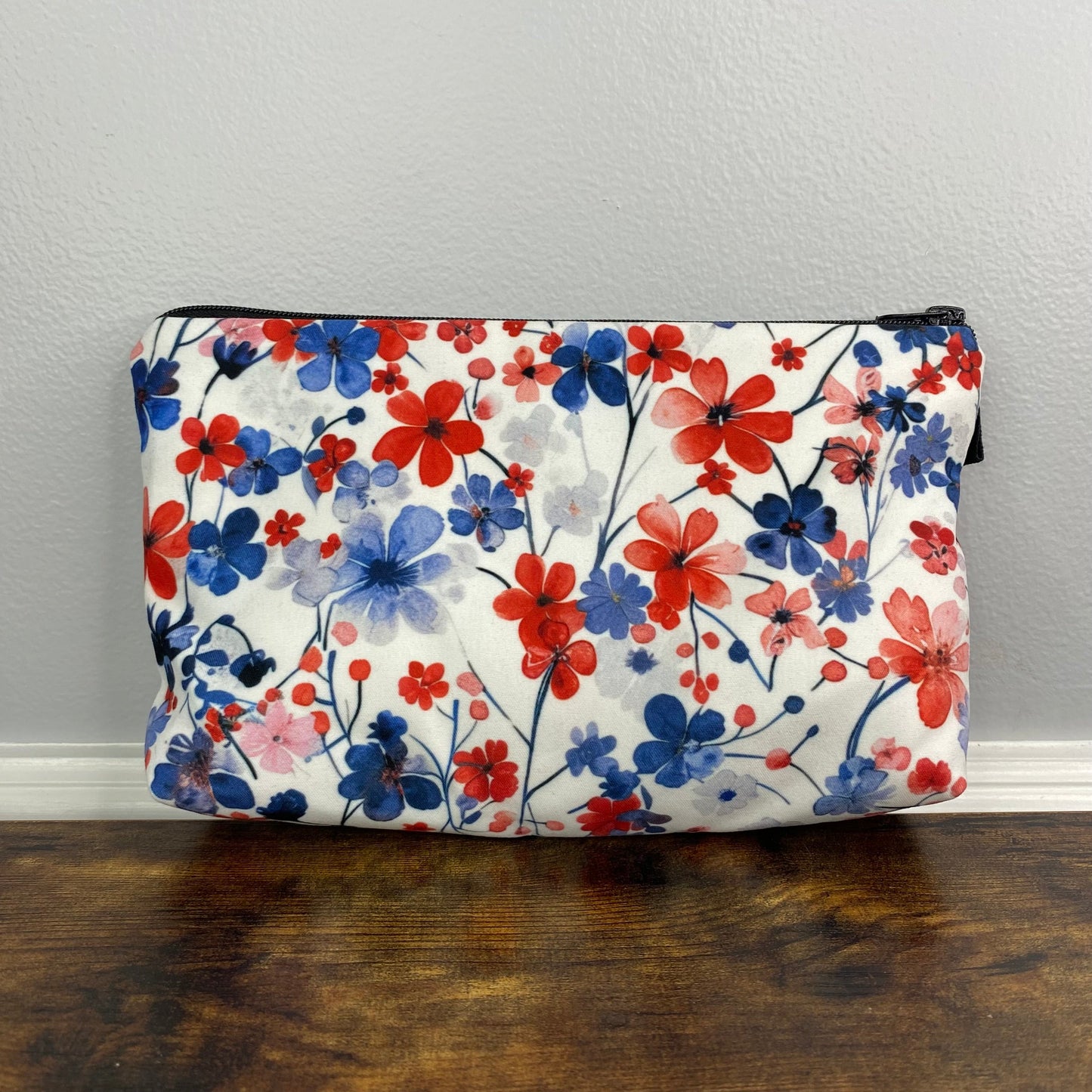 Pouch - Americana - Tiny Floral on White