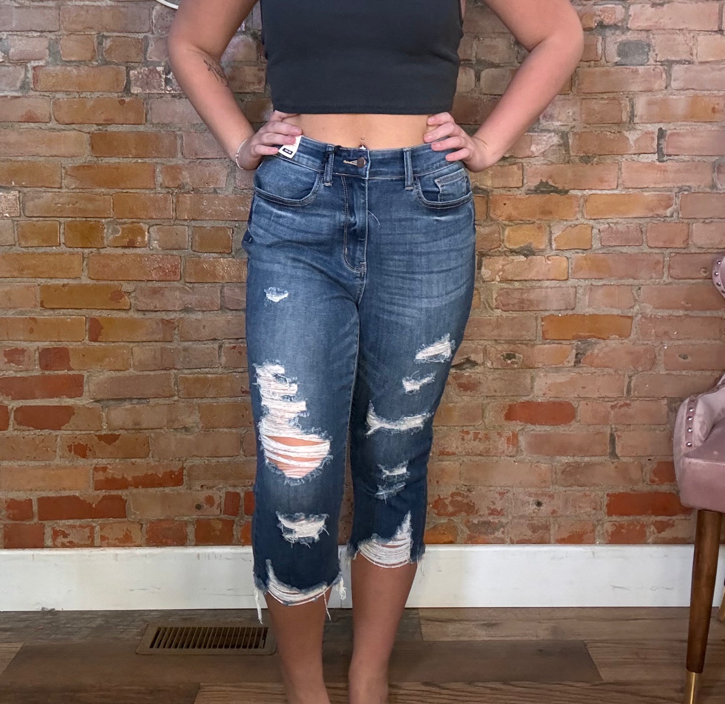 Judy Blue 20" Inseam Raw Hem Cuff Capri