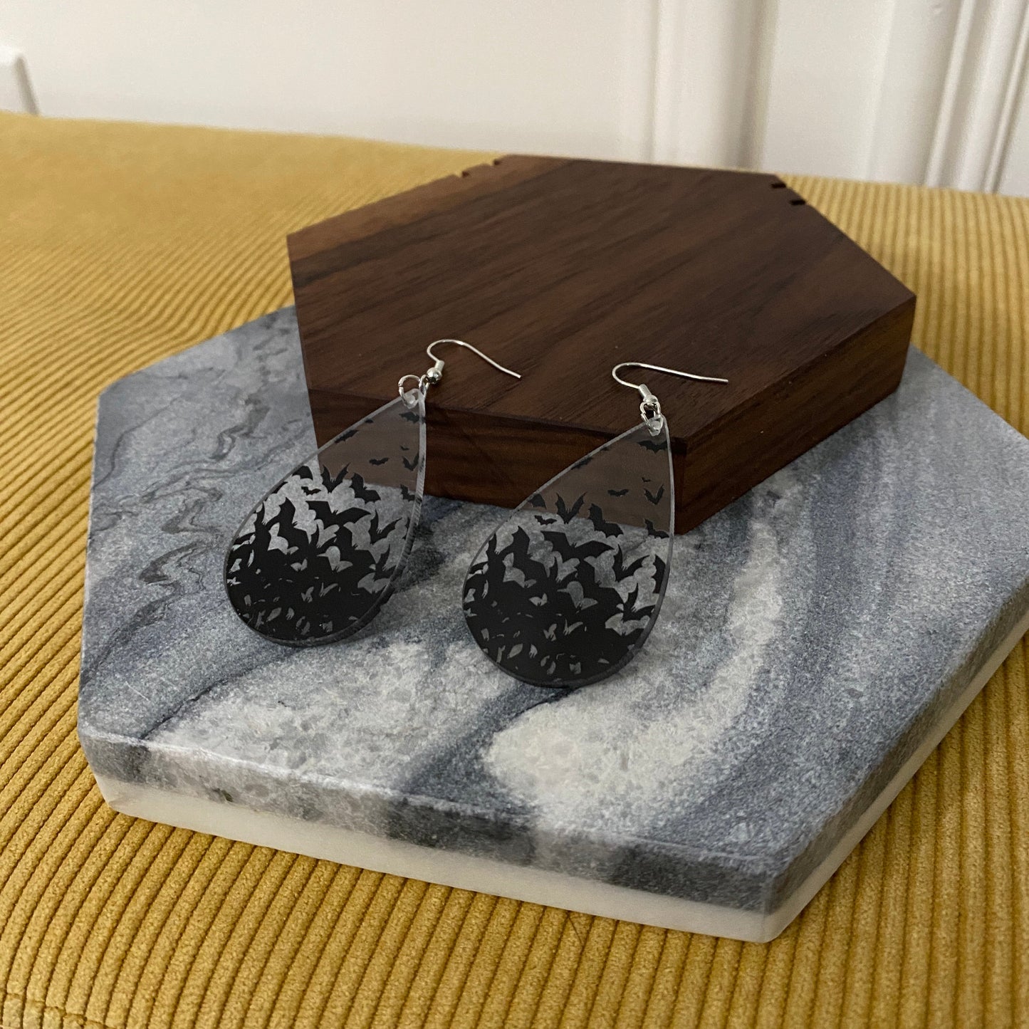 Acrylic Dangle Earrings - Halloween Teardrops Bat