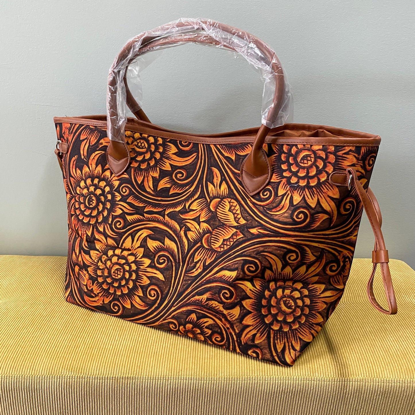Weekender Oversized Carryall Bag - Mustard Filagree